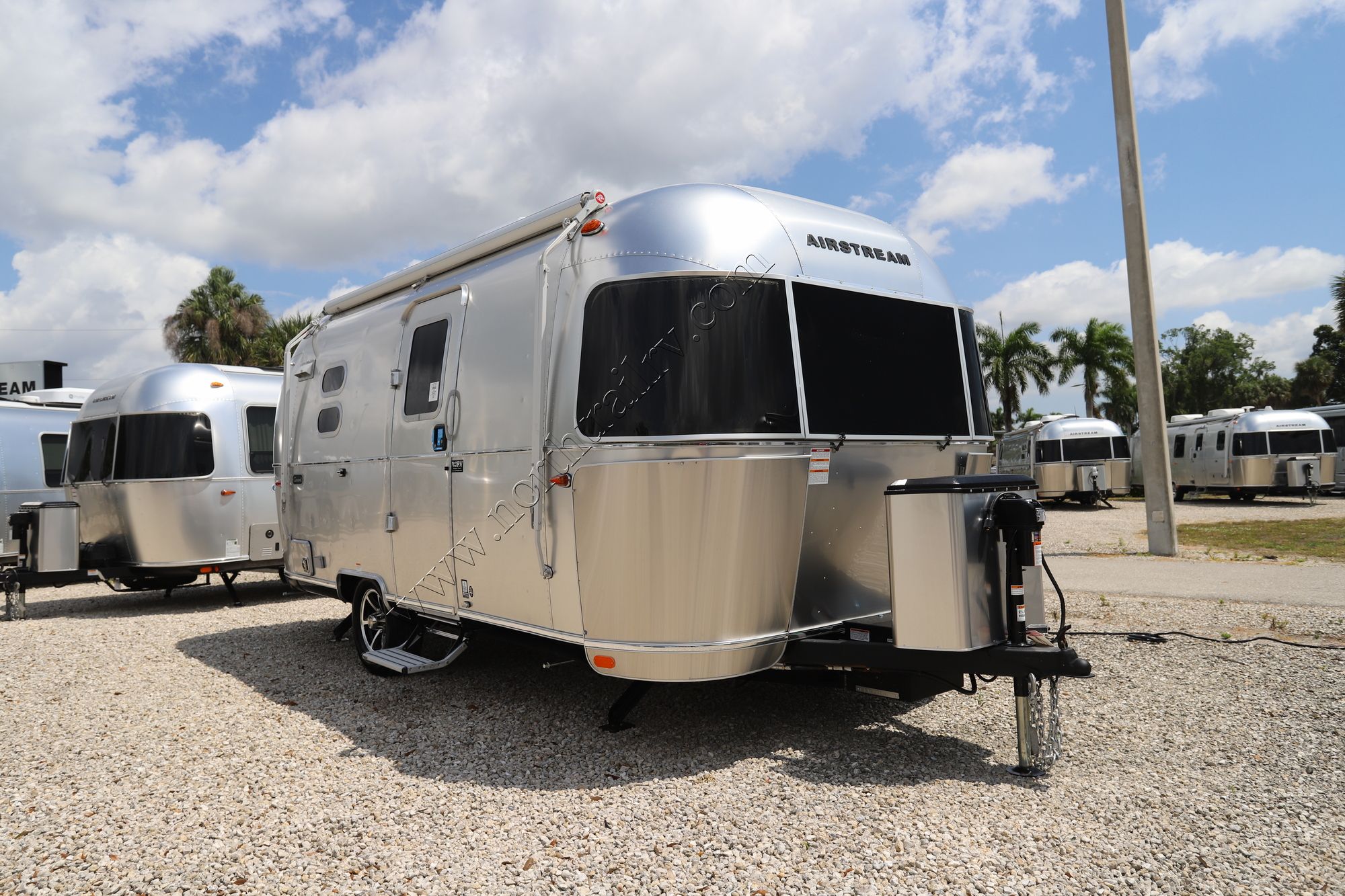 New 2026 Airstream Caravel 20FB Travel Trailer  For Sale