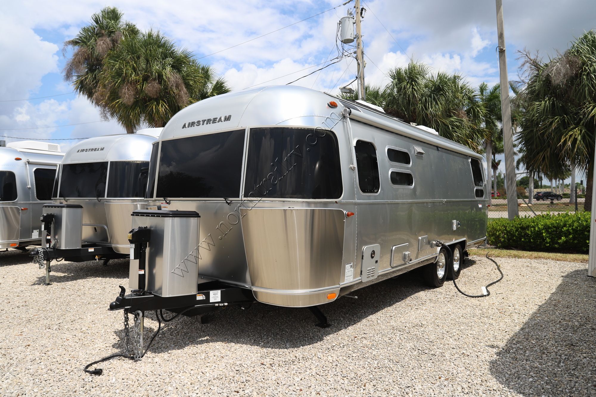 Used 2023 Airstream International 28RBQ Travel Trailer  For Sale