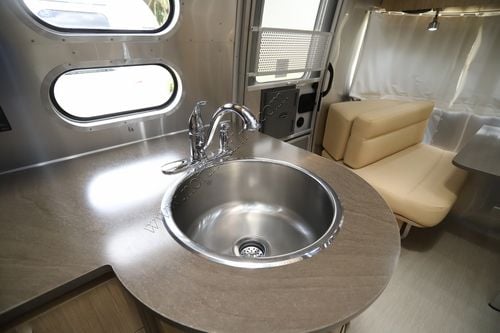 2018 Airstream Flying Cloud 27FB