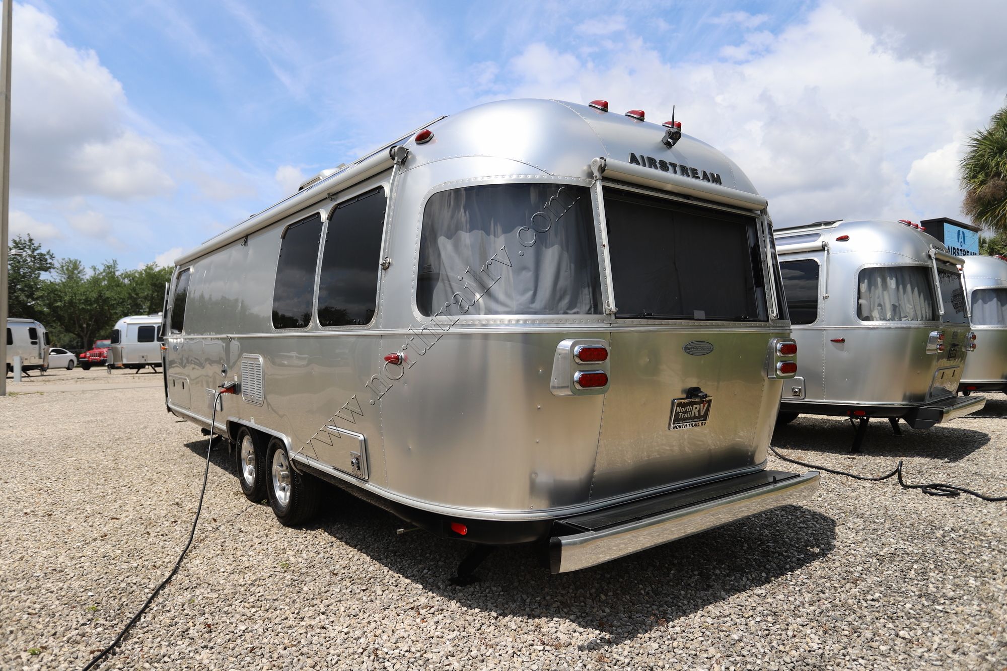 Used 2018 Airstream Flying Cloud 27FB Travel Trailer  For Sale