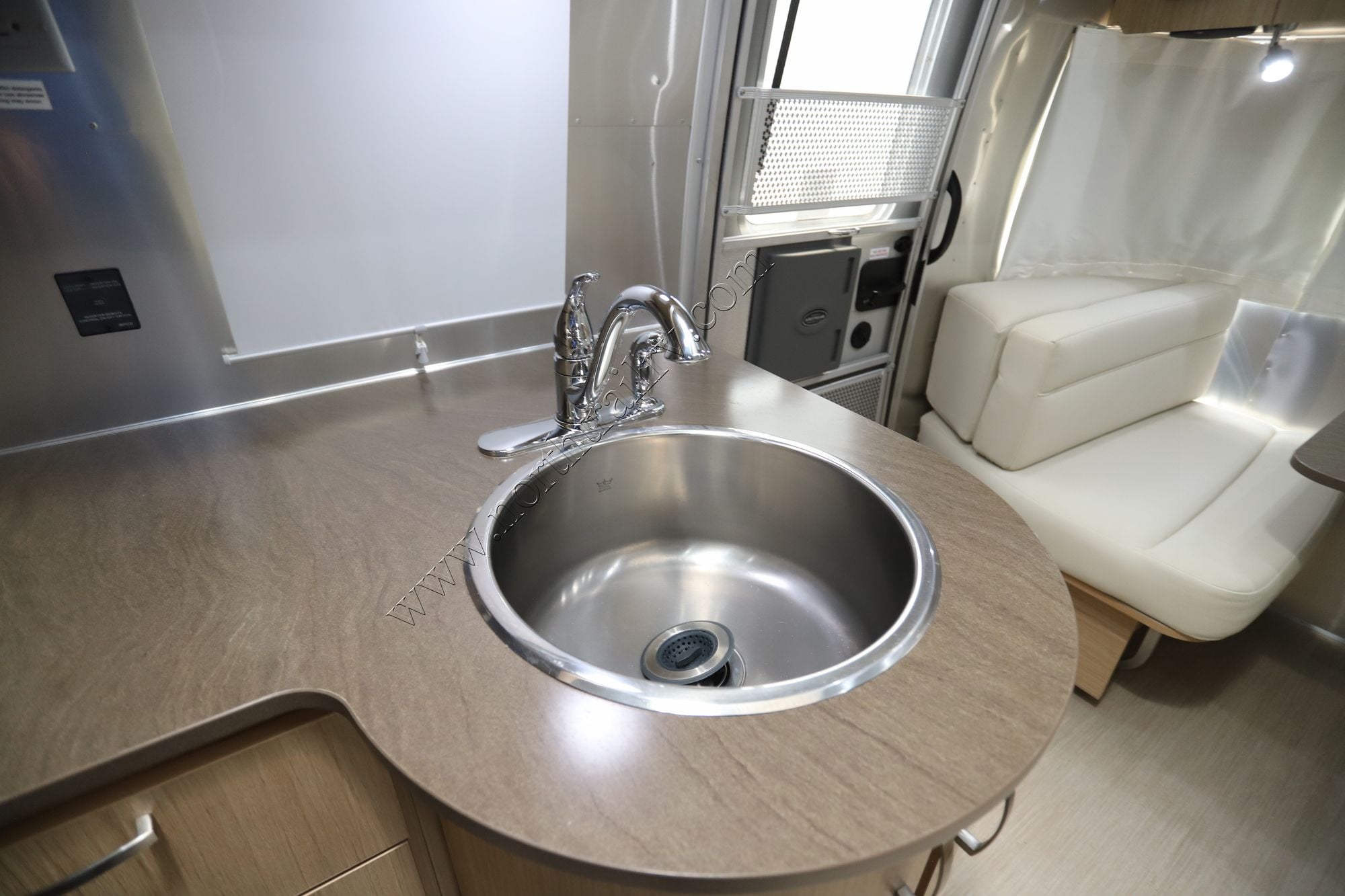Used 2020 Airstream Flying Cloud 27FBQ Travel Trailer  For Sale