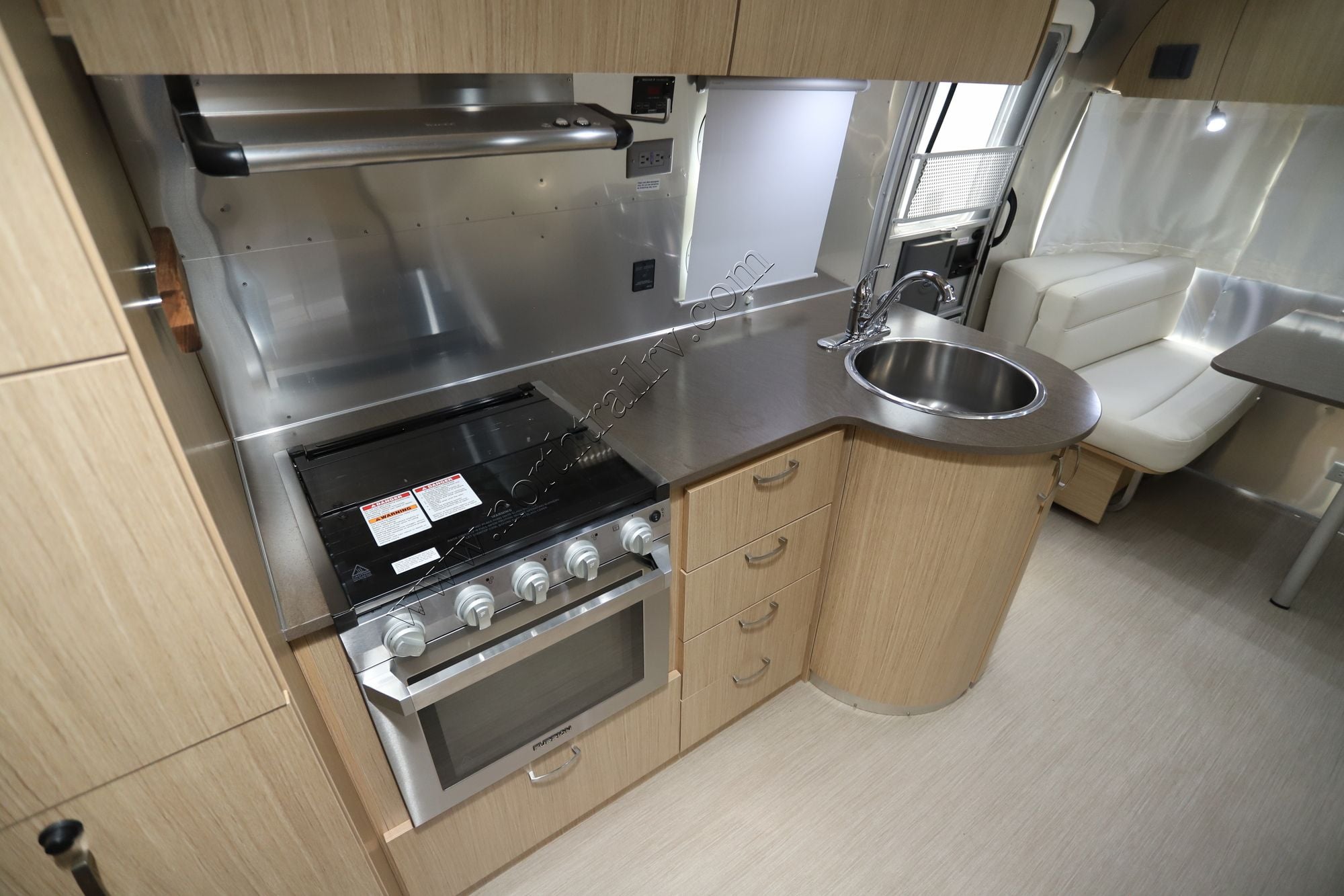 Used 2020 Airstream Flying Cloud 27FBQ Travel Trailer  For Sale
