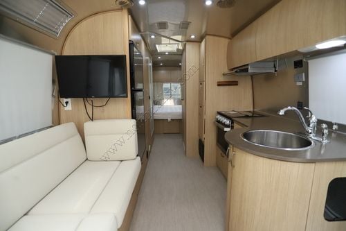 2020 Airstream Flying Cloud 27FBQ