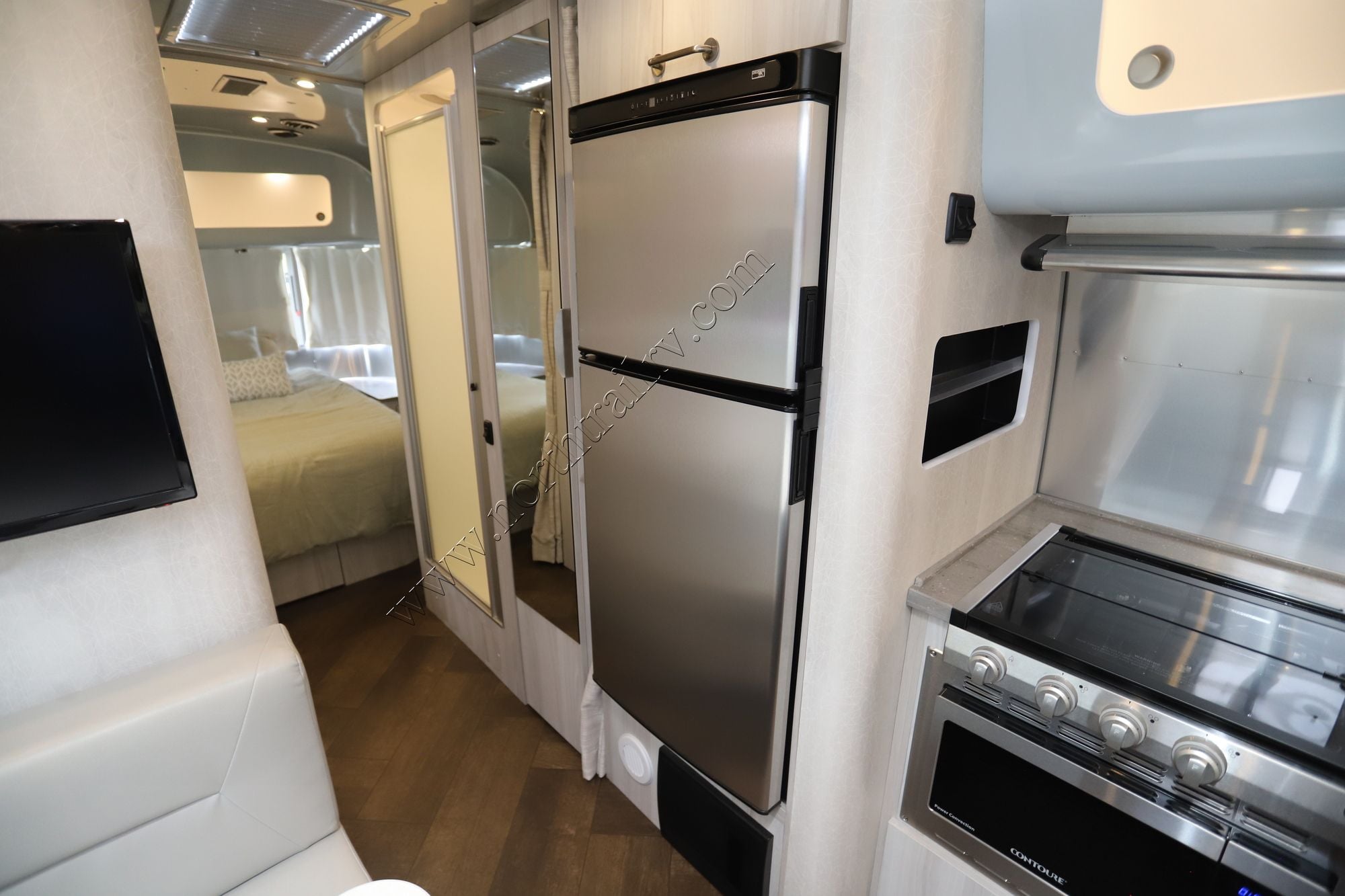 Used 2023 Airstream International 28RBQ Travel Trailer  For Sale