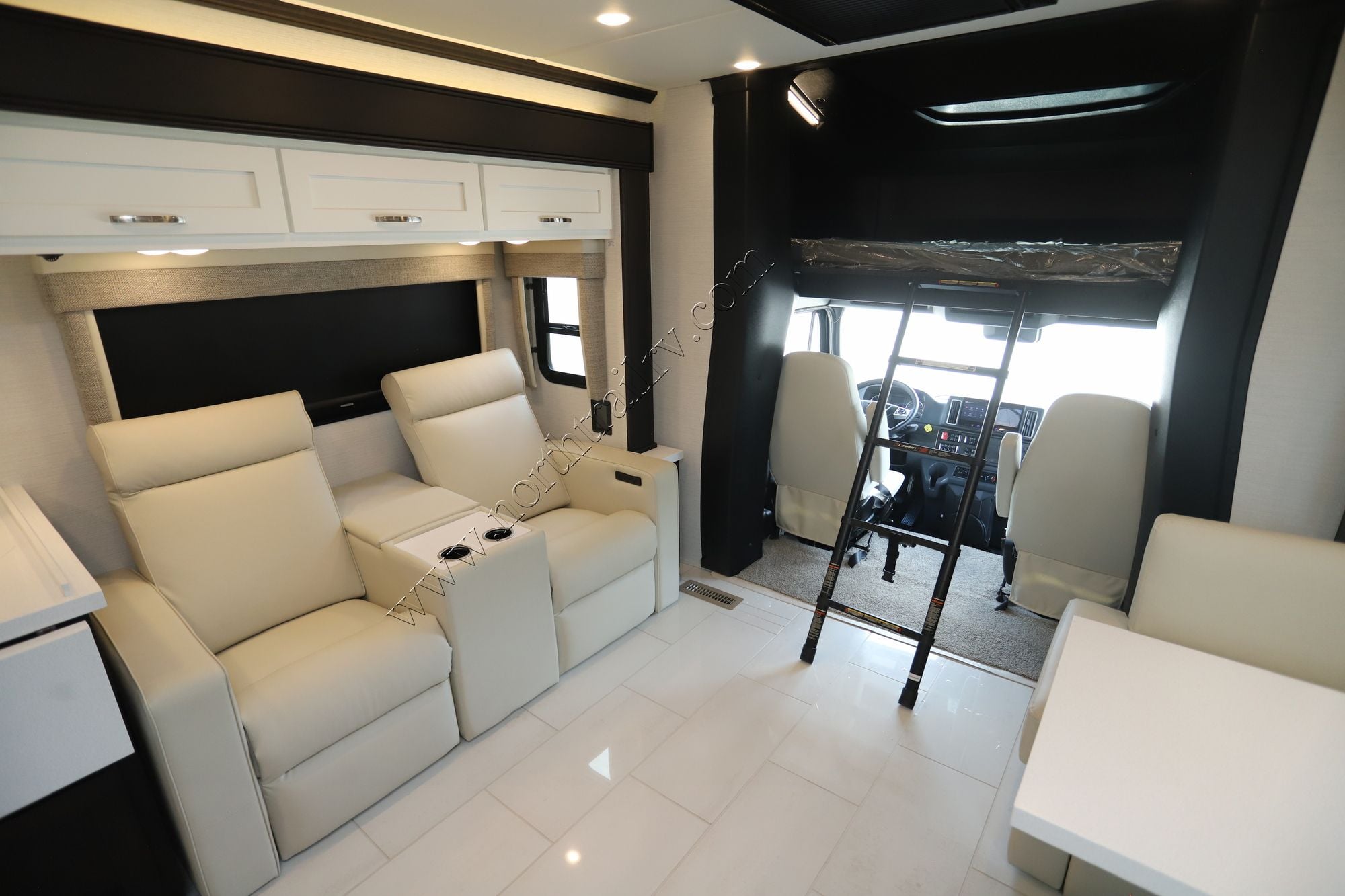 New 2027 Newmar Super Star 4159 Super C  For Sale