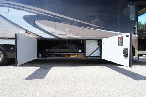 2017 Winnebago Journey 36M