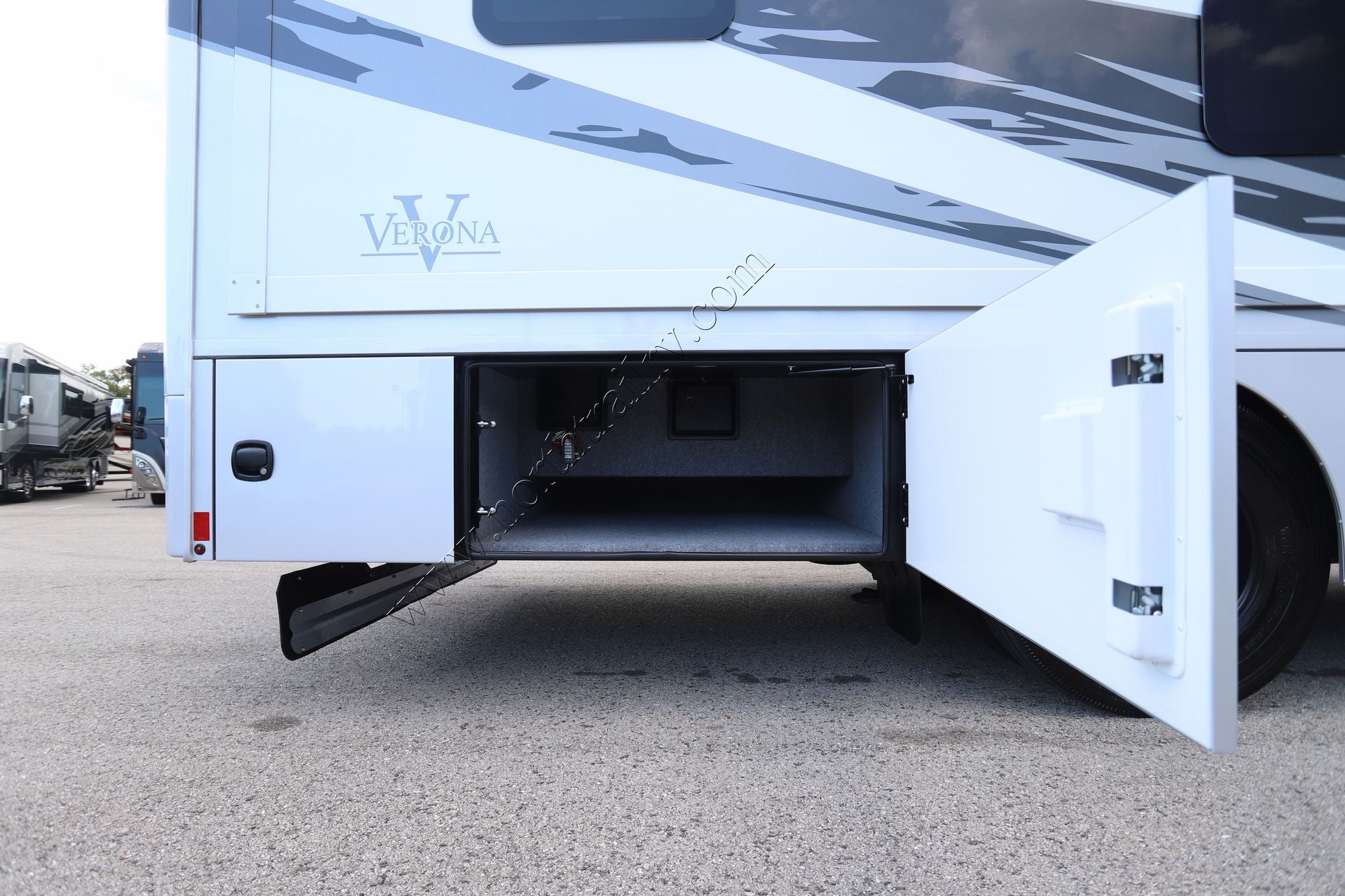 New 2026 Renegade Rv Verona 40VBH Super C  For Sale