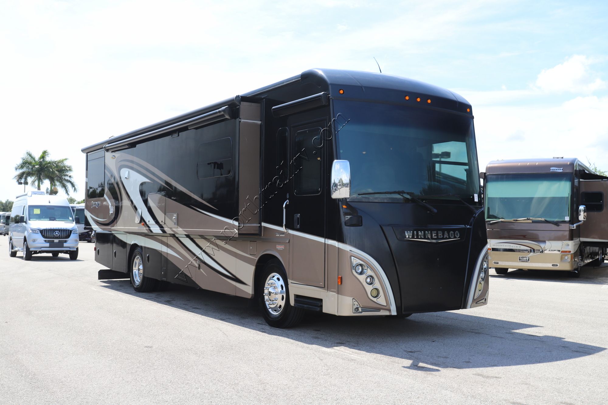 Used 2017 Winnebago Journey 36M Class A  For Sale
