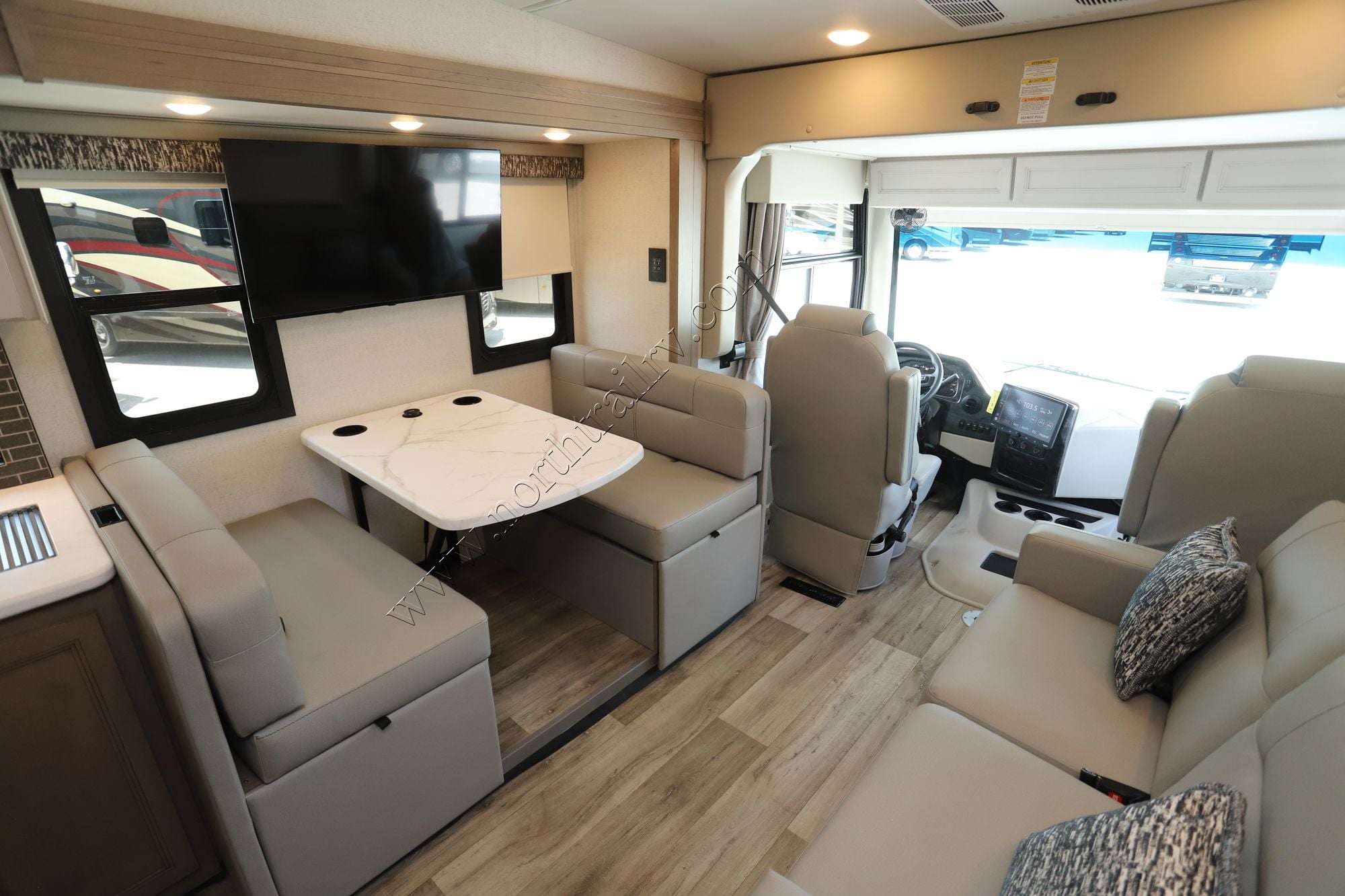 New 2027 Thor Outlaw 38K Class A  For Sale