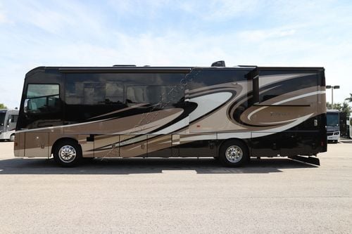 2017 Winnebago Journey 36M