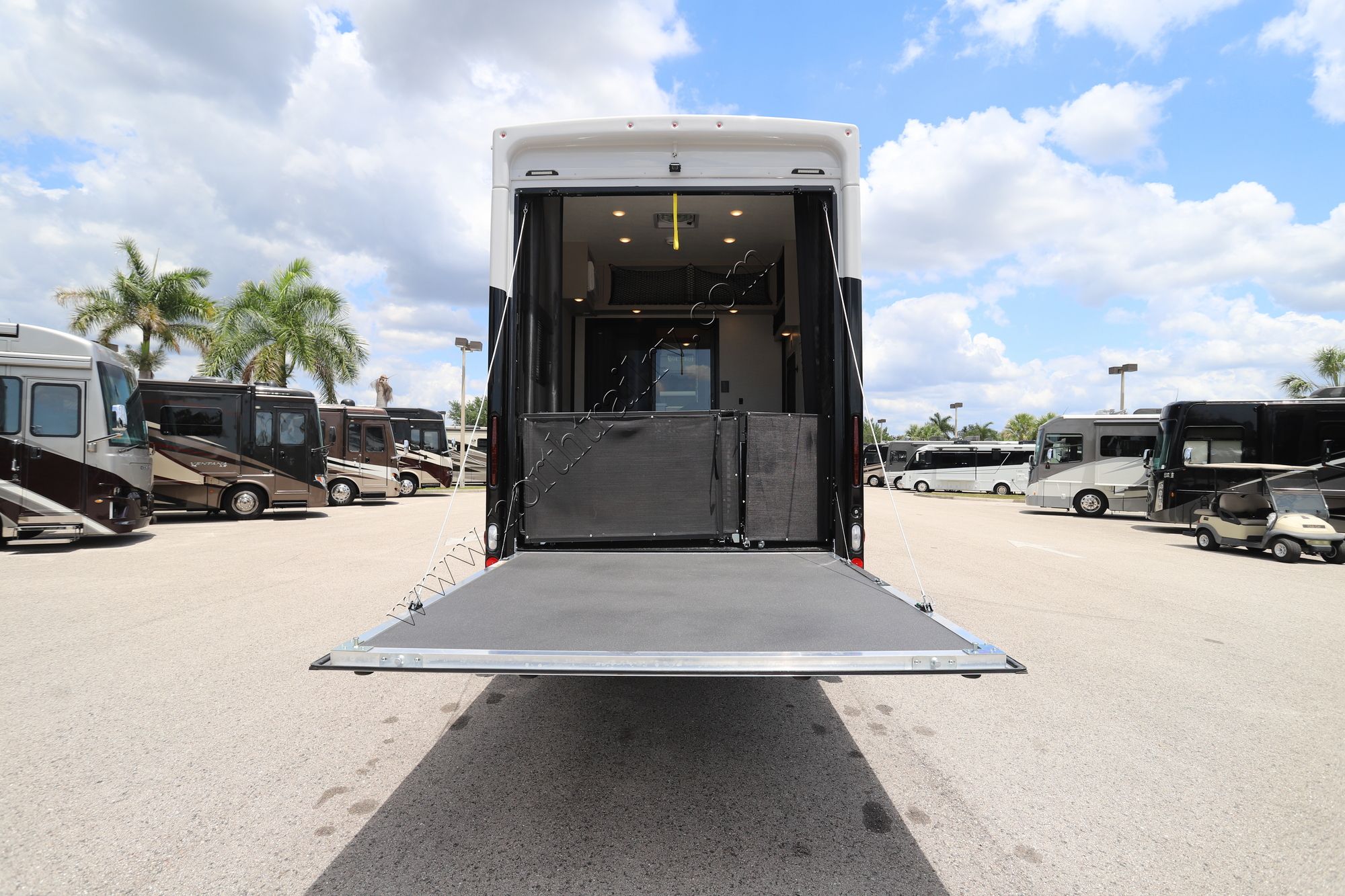 New 2027 Thor Outlaw 38K Class A  For Sale