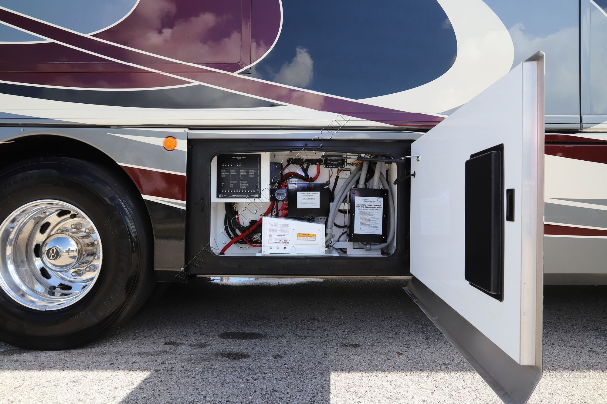 Used 2019 American Coach American Dream 42S Class A  For Sale