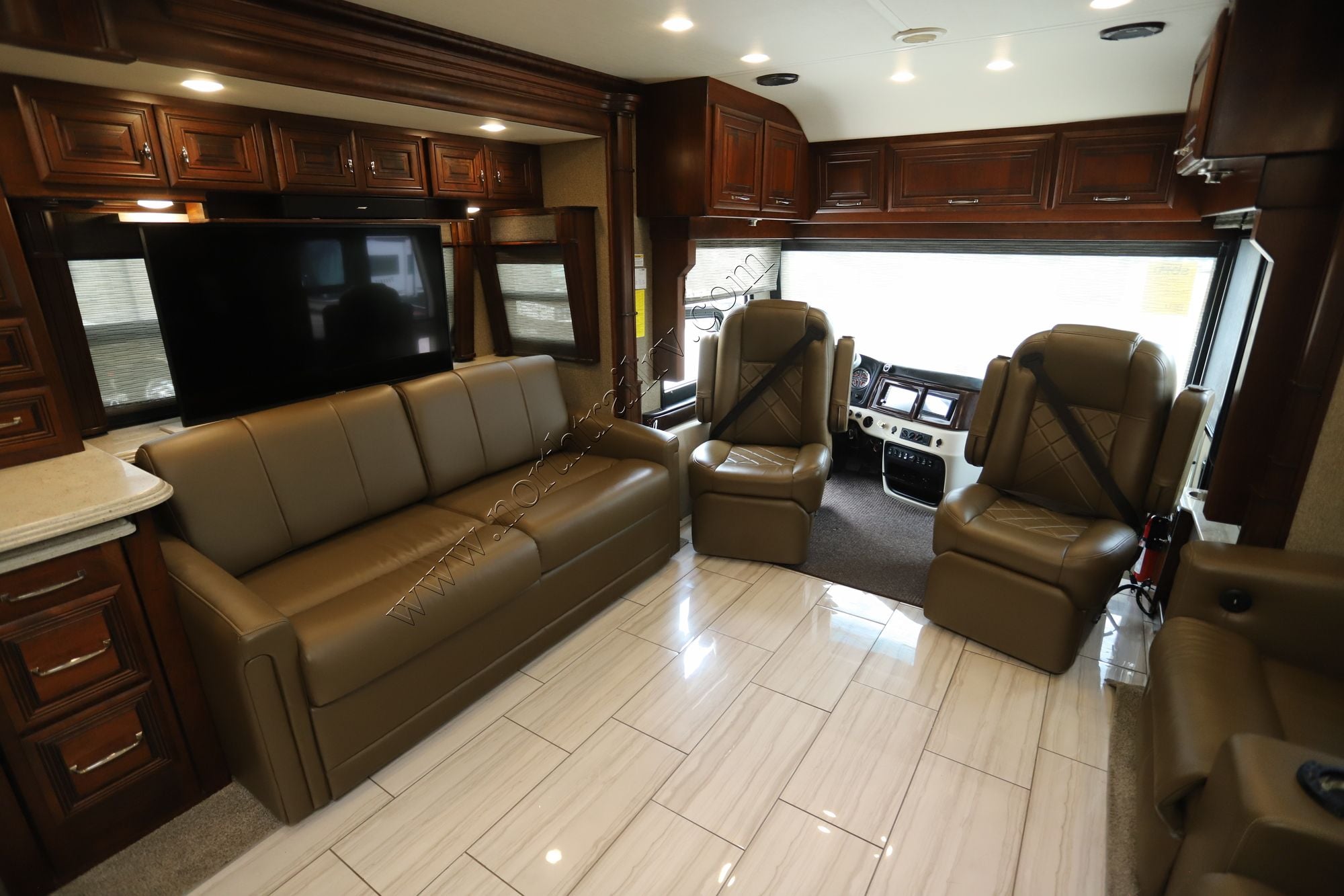 Used 2019 American Coach American Dream 42S Class A  For Sale
