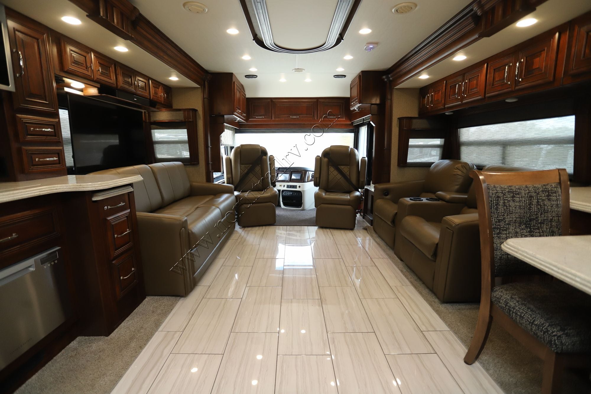 Used 2019 American Coach American Dream 42S Class A  For Sale