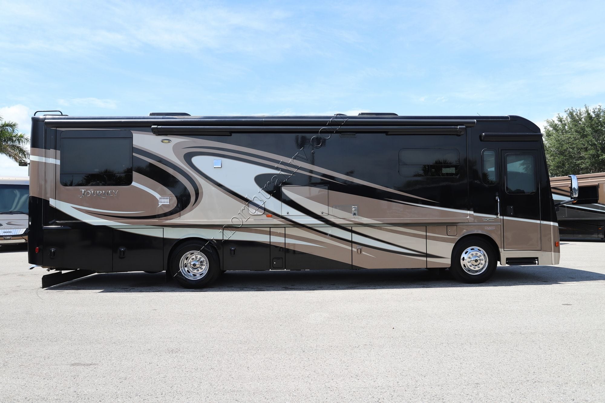 Used 2017 Winnebago Journey 36M Class A  For Sale