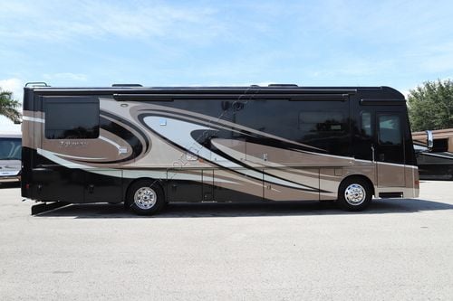 2017 Winnebago Journey 36M