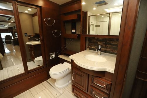 2019 American Coach American Dream 42S