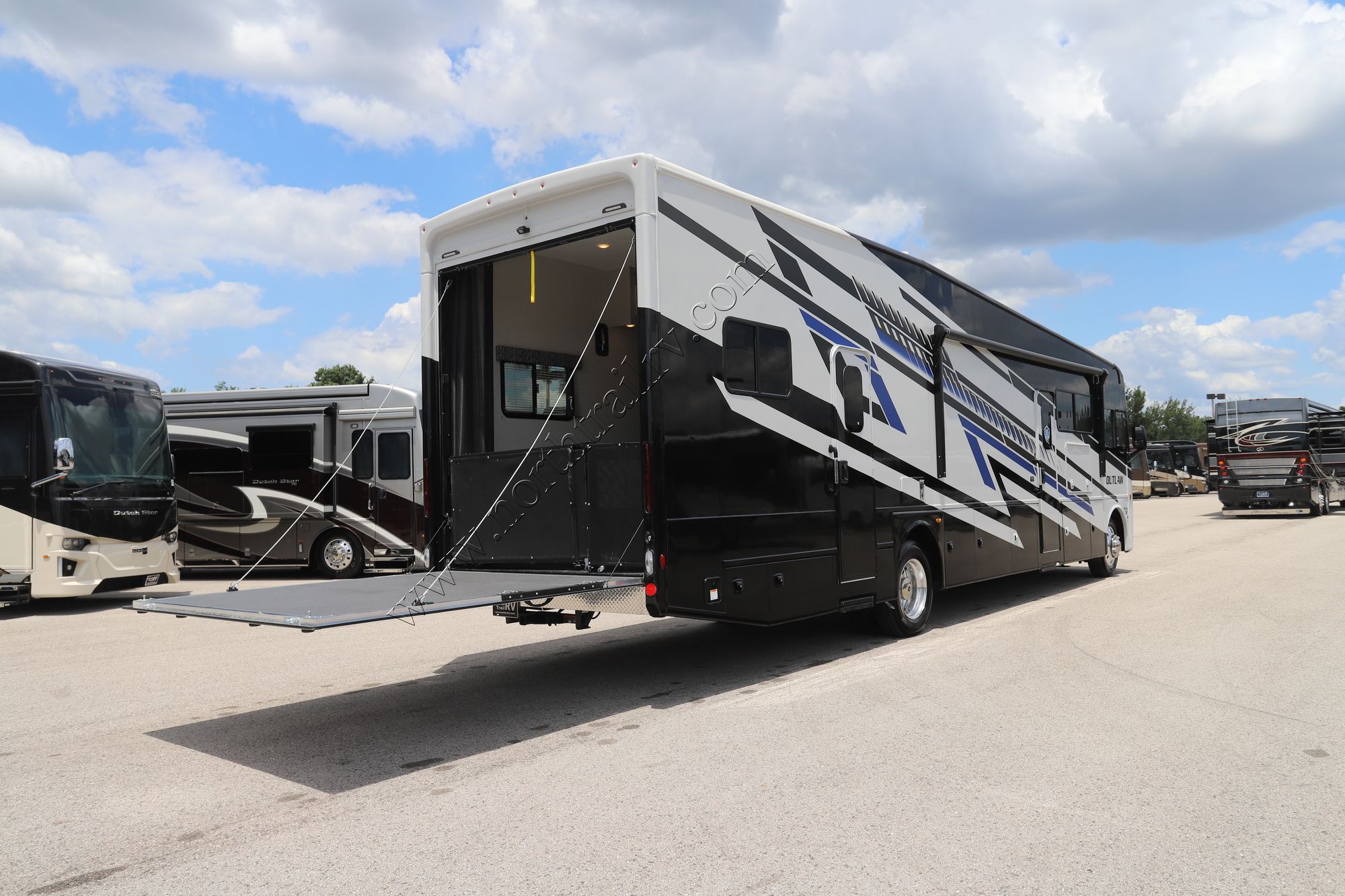 New 2027 Thor Outlaw 38K Class A  For Sale