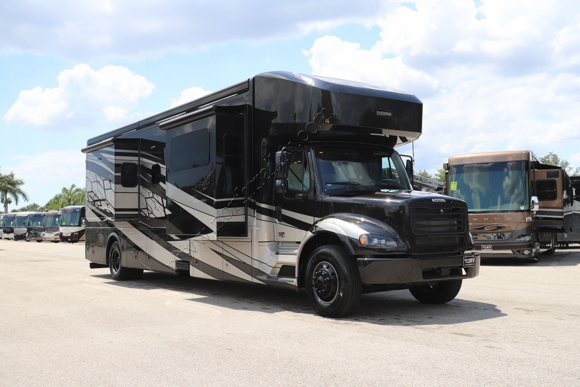 New 2027 Newmar Super Star 4159 Super C  For Sale