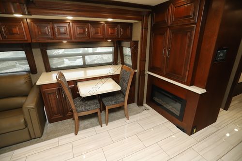 2019 American Coach American Dream 42S