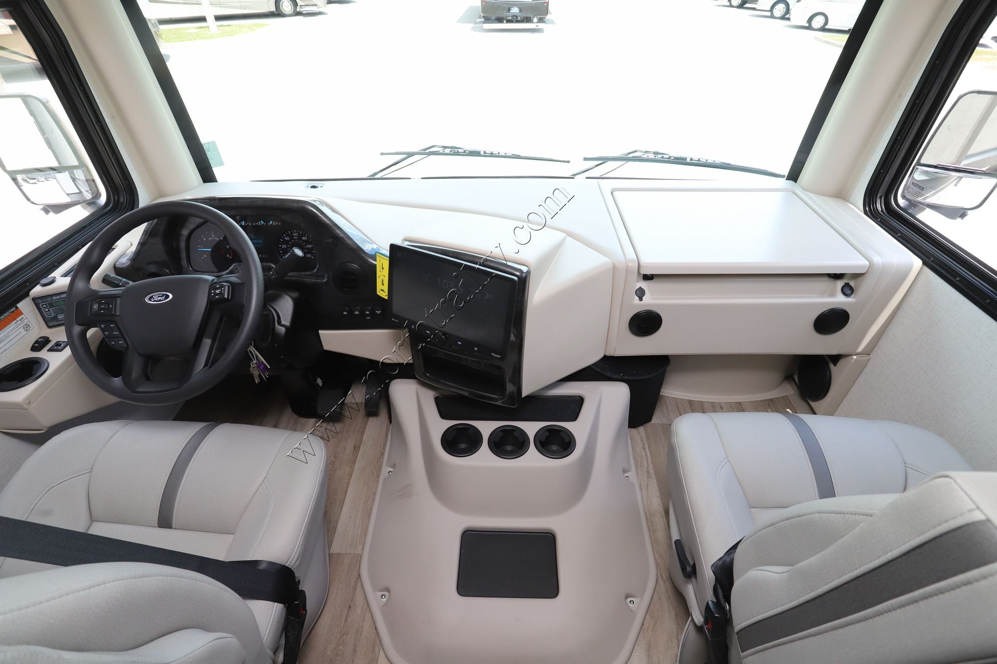 New 2027 Thor Outlaw 38K Class A  For Sale