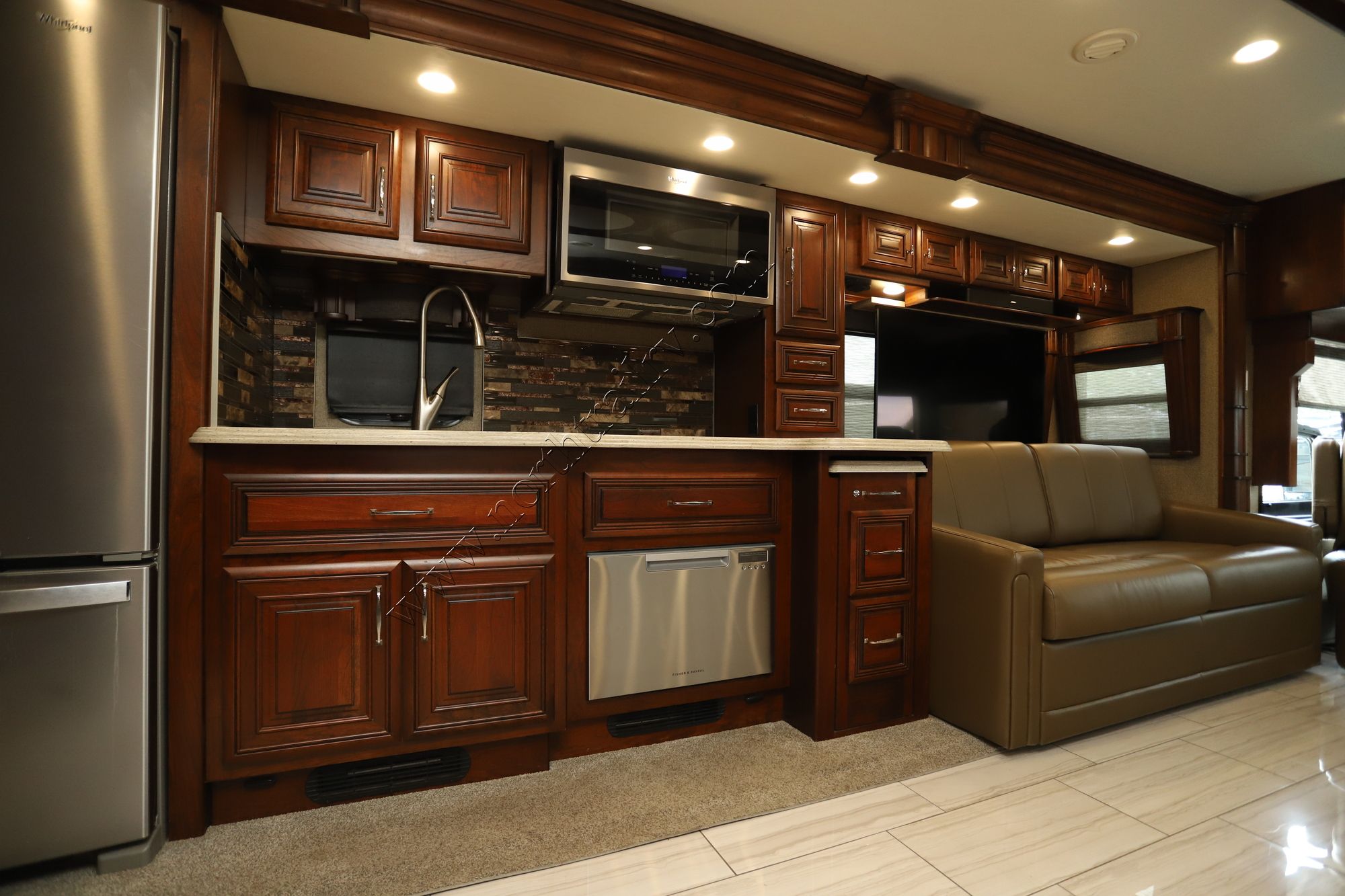 Used 2019 American Coach American Dream 42S Class A  For Sale