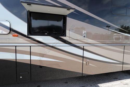 2017 Winnebago Journey 36M