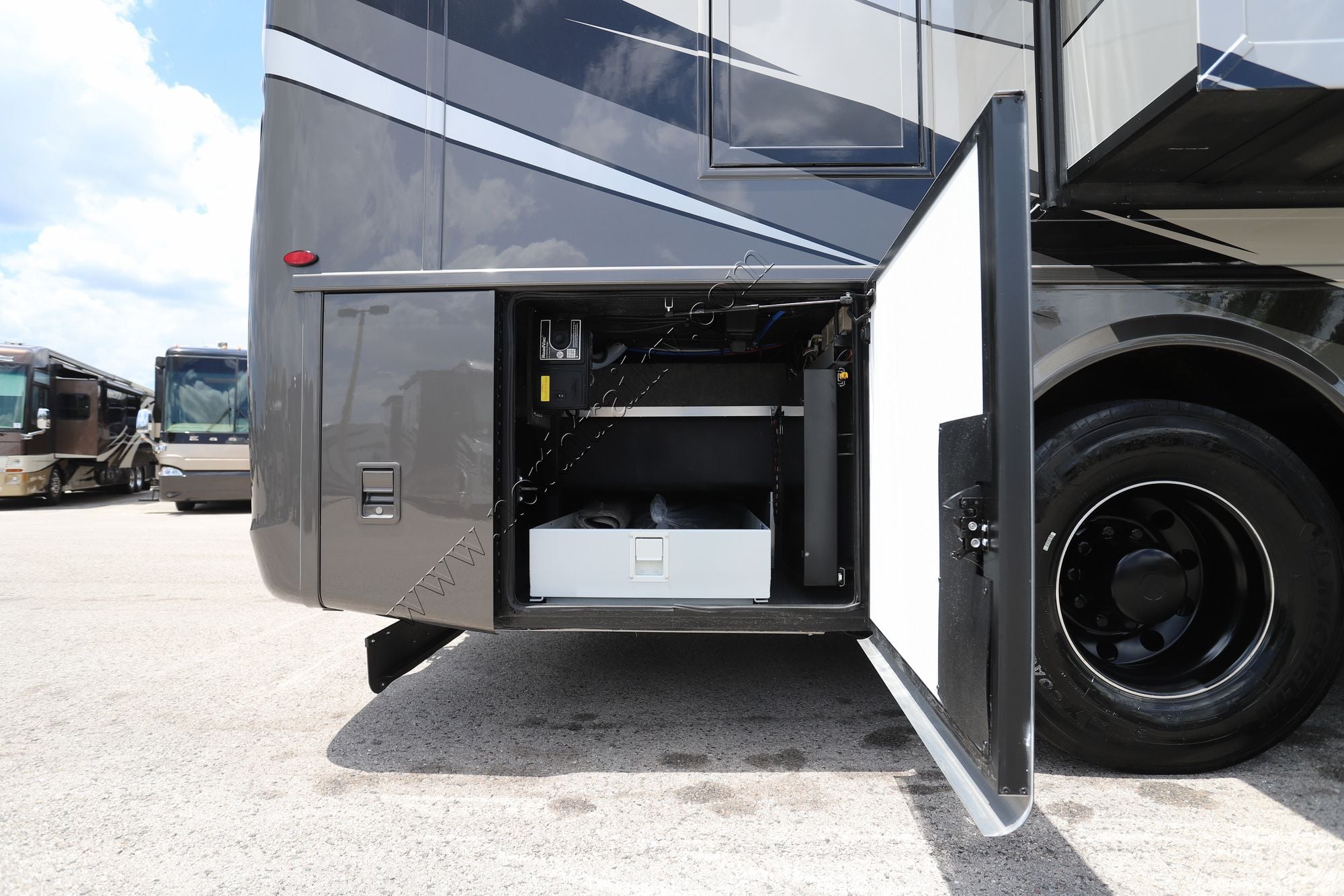 New 2027 Newmar Super Star 4159 Super C  For Sale