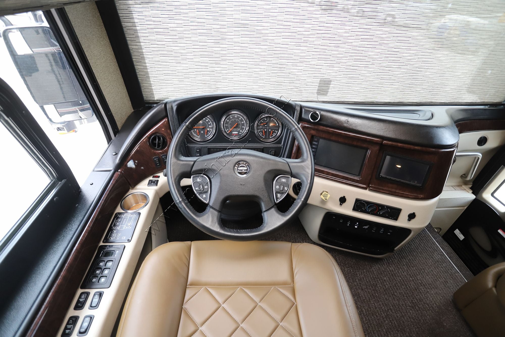 Used 2019 American Coach American Dream 42S Class A  For Sale