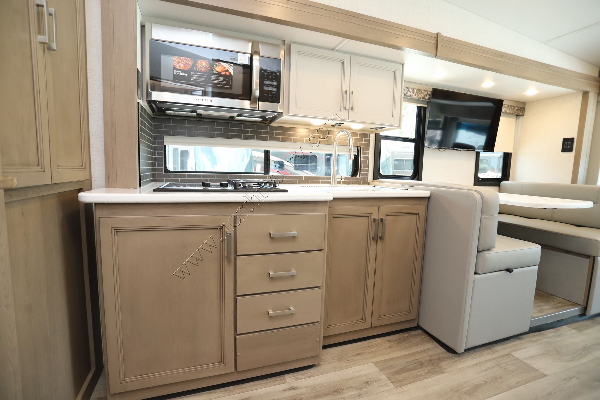 New 2027 Thor Outlaw 38K Class A  For Sale