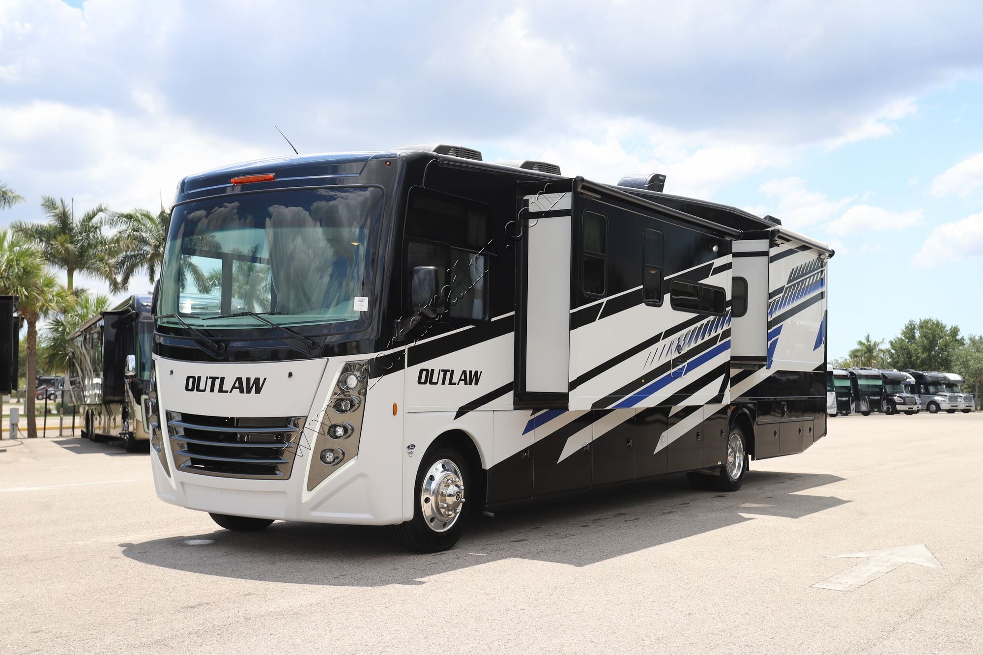 New 2027 Thor Outlaw 38K Class A  For Sale