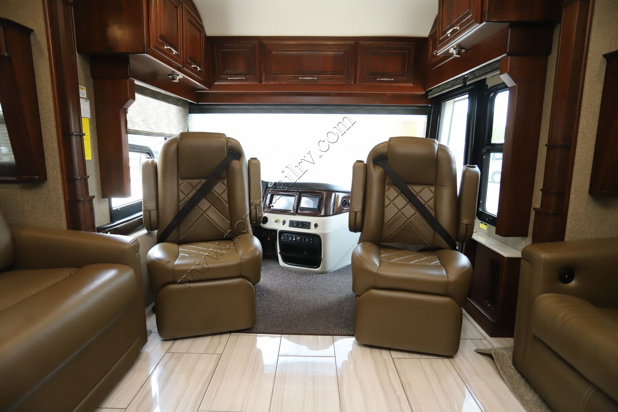 Used 2019 American Coach American Dream 42S Class A  For Sale