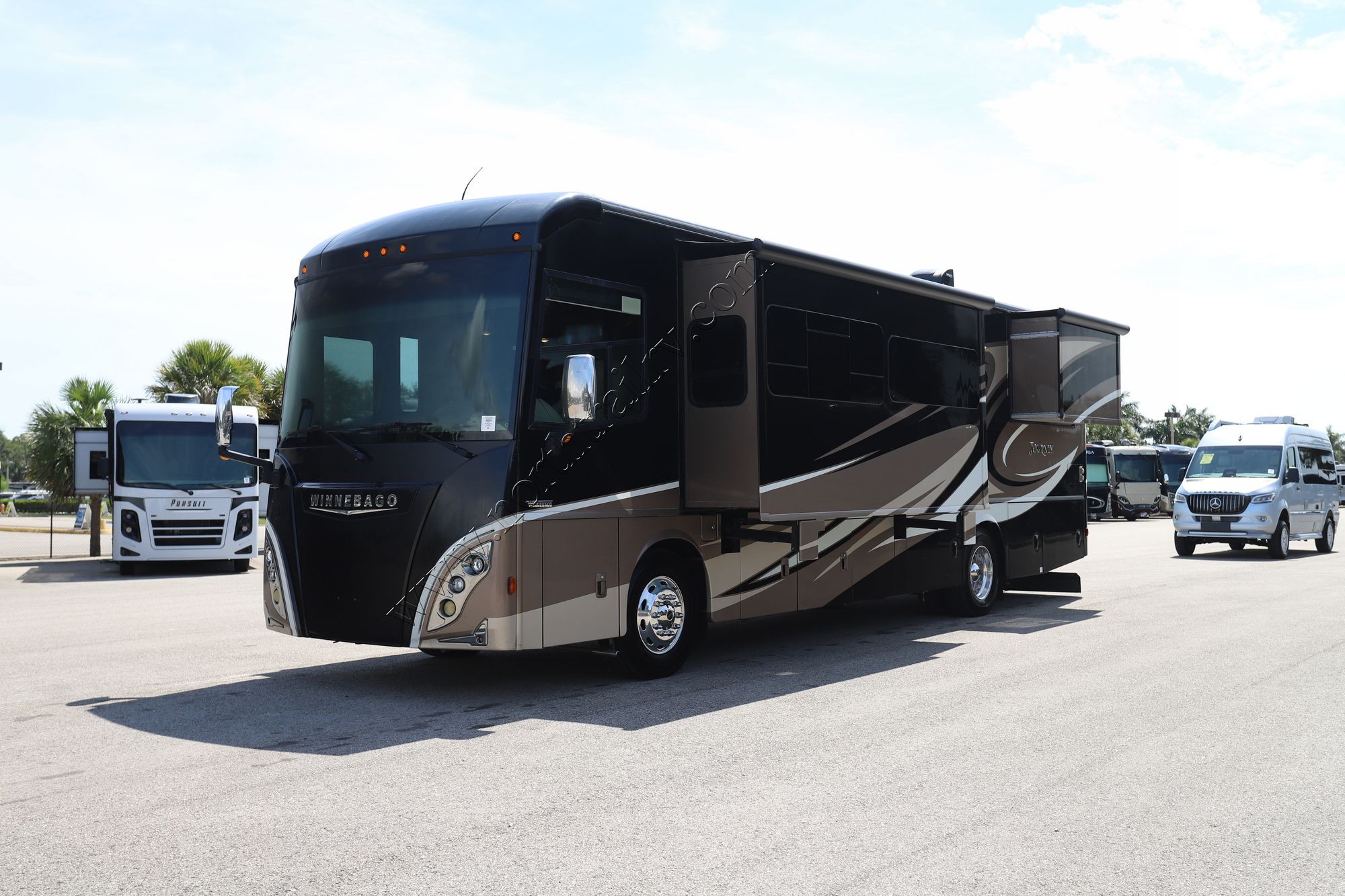 Used 2017 Winnebago Journey 36M Class A  For Sale
