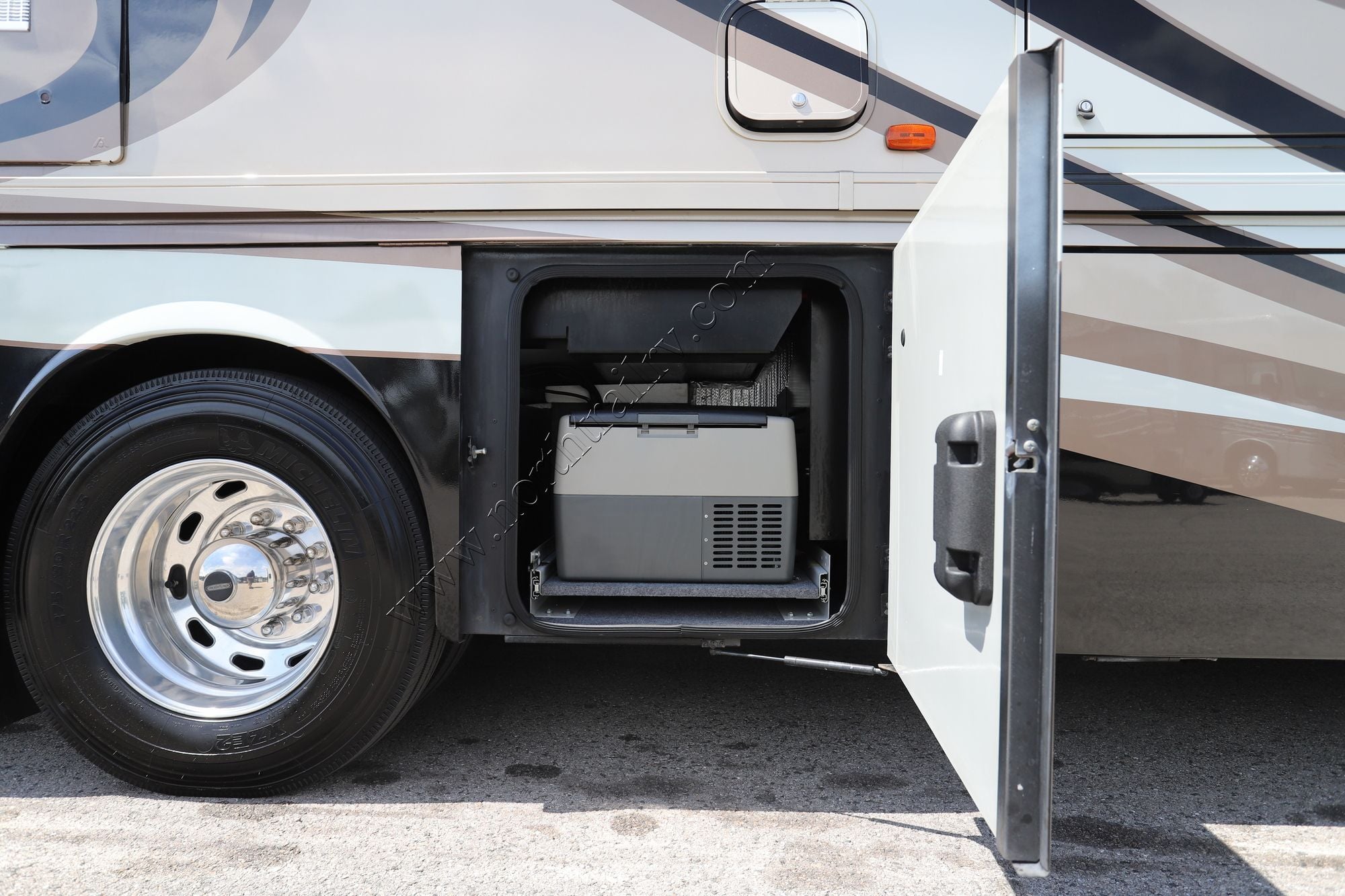 Used 2017 Winnebago Journey 36M Class A  For Sale
