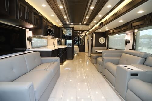 2027 Newmar London Aire 4551