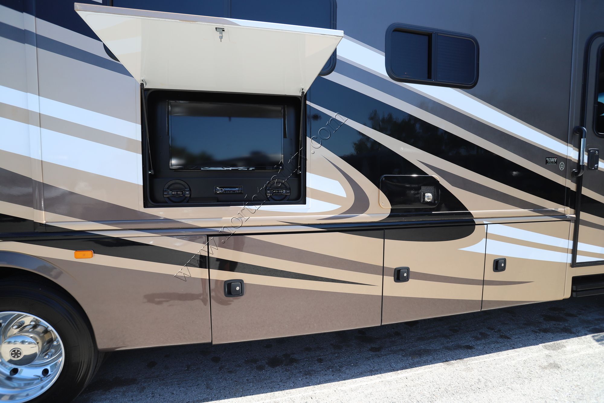 Used 2015 Holiday Rambler Vacationer 36SBT Class A  For Sale