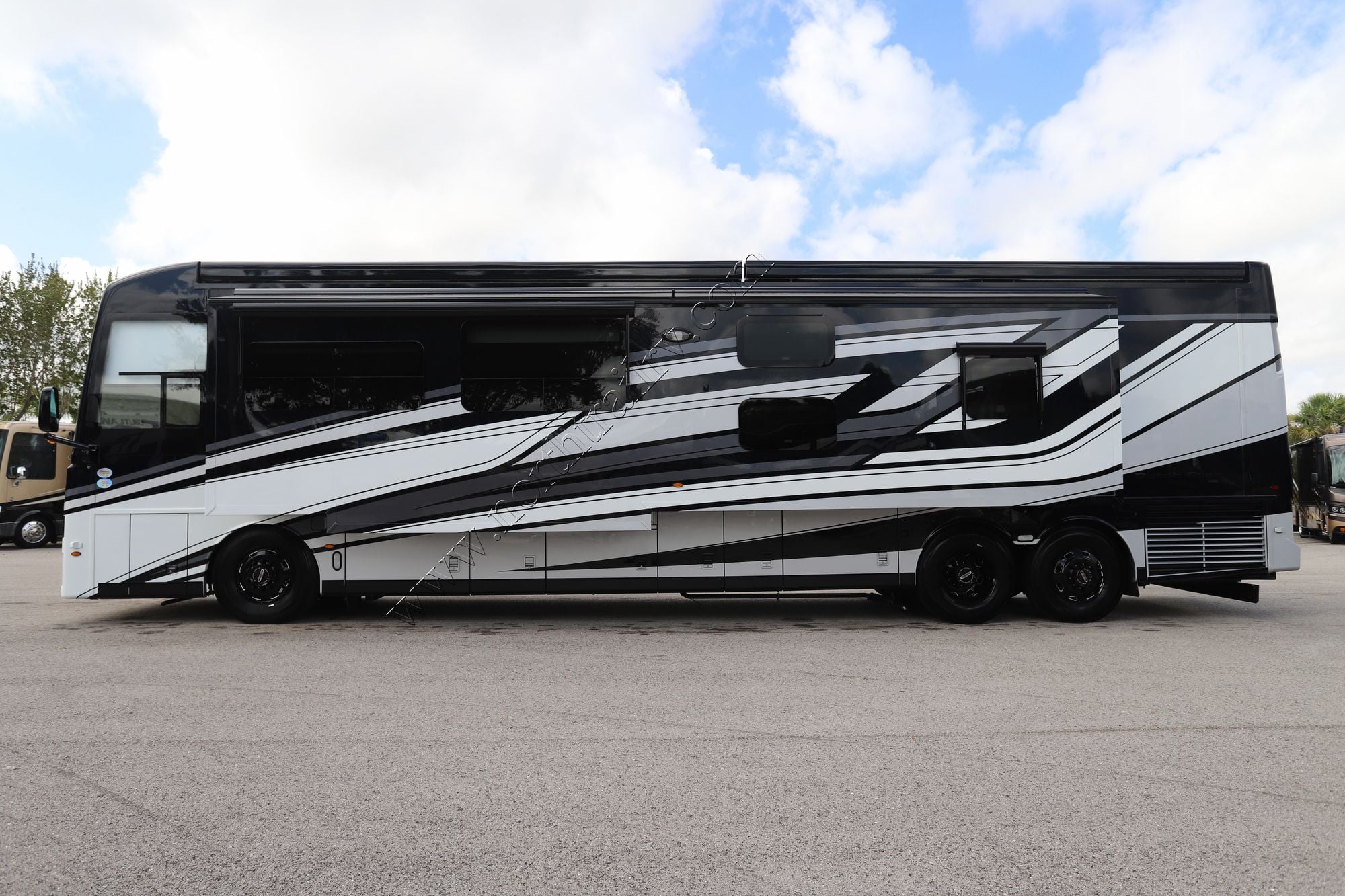 New 2026 Newmar Dutch Star 4340 Class A  For Sale