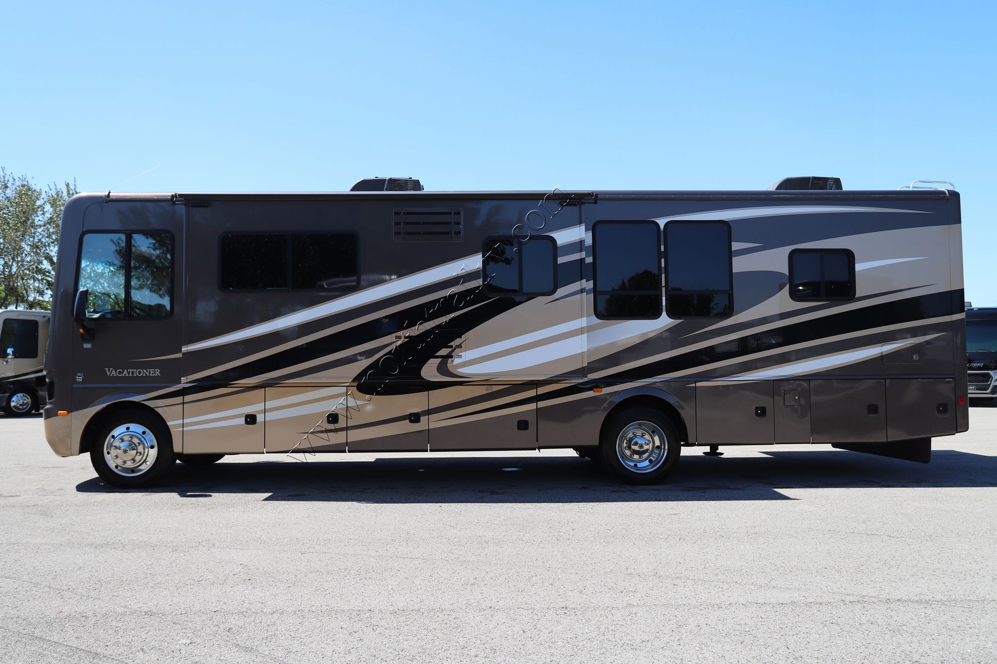 Used 2015 Holiday Rambler Vacationer 36SBT Class A  For Sale