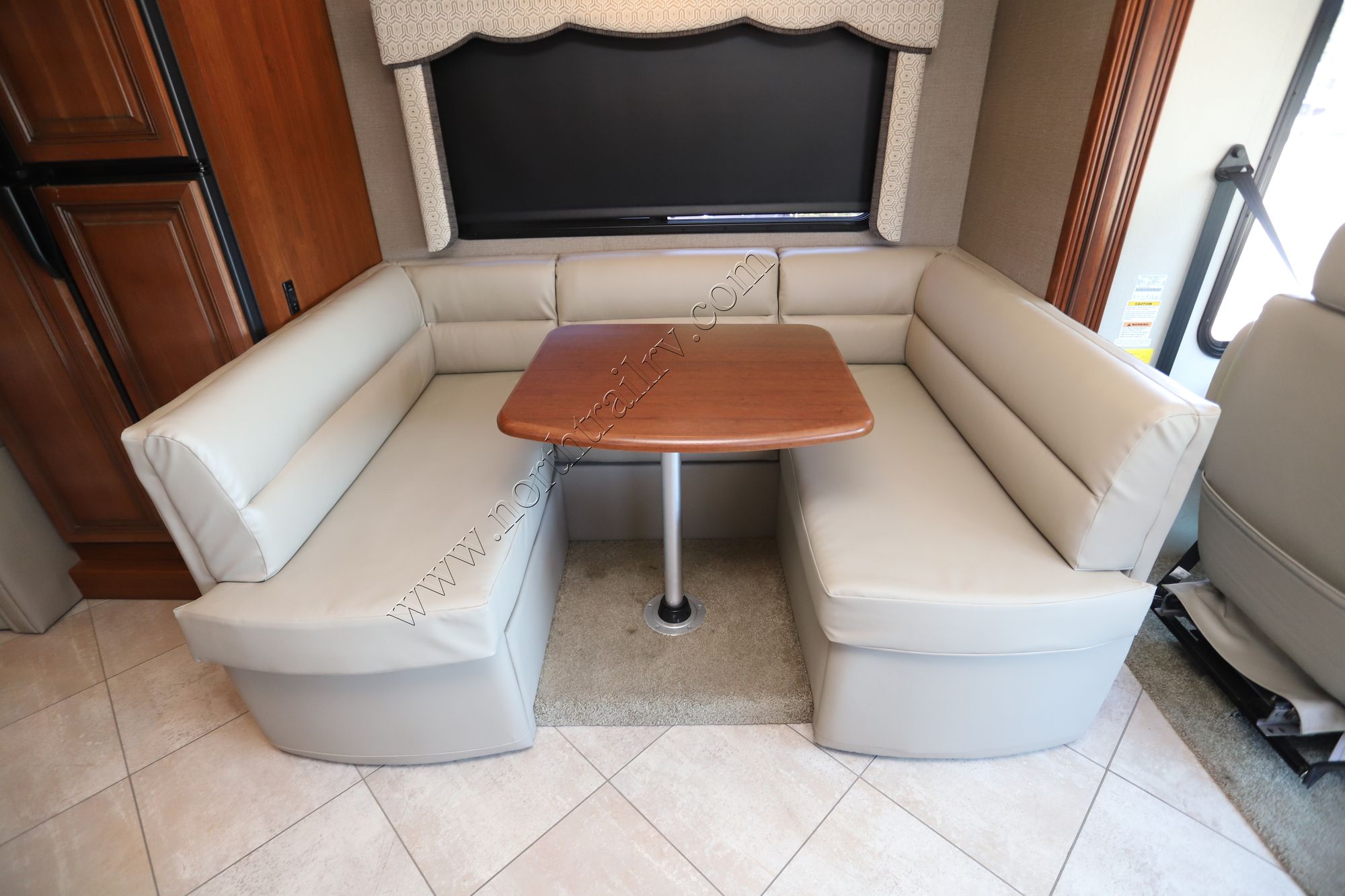 Used 2015 Holiday Rambler Vacationer 36SBT Class A  For Sale