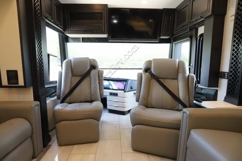 2027 Newmar London Aire 4551