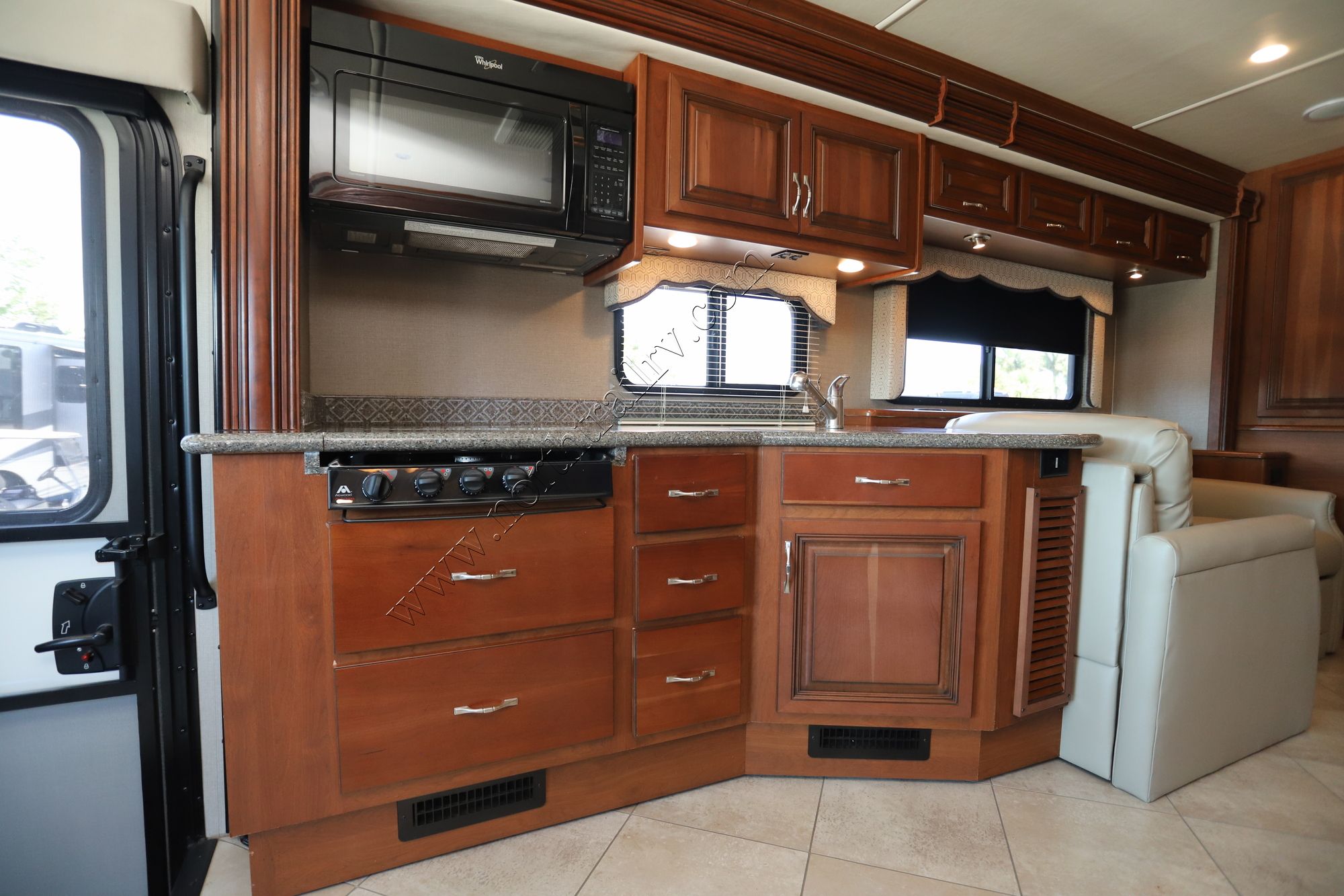 Used 2015 Holiday Rambler Vacationer 36SBT Class A  For Sale