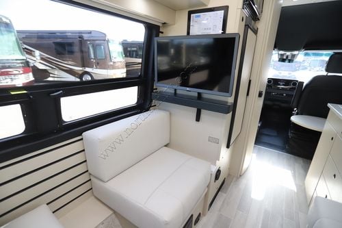 2025 Pleasure-Way Ascent TS Class B