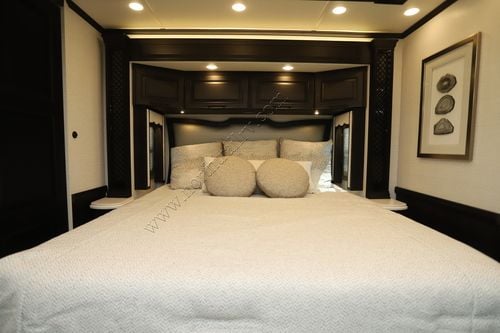2027 Newmar London Aire 4551