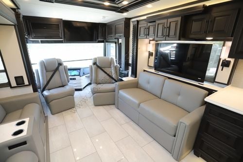 2027 Newmar London Aire 4551