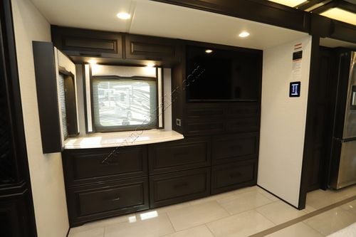 2027 Newmar London Aire 4551