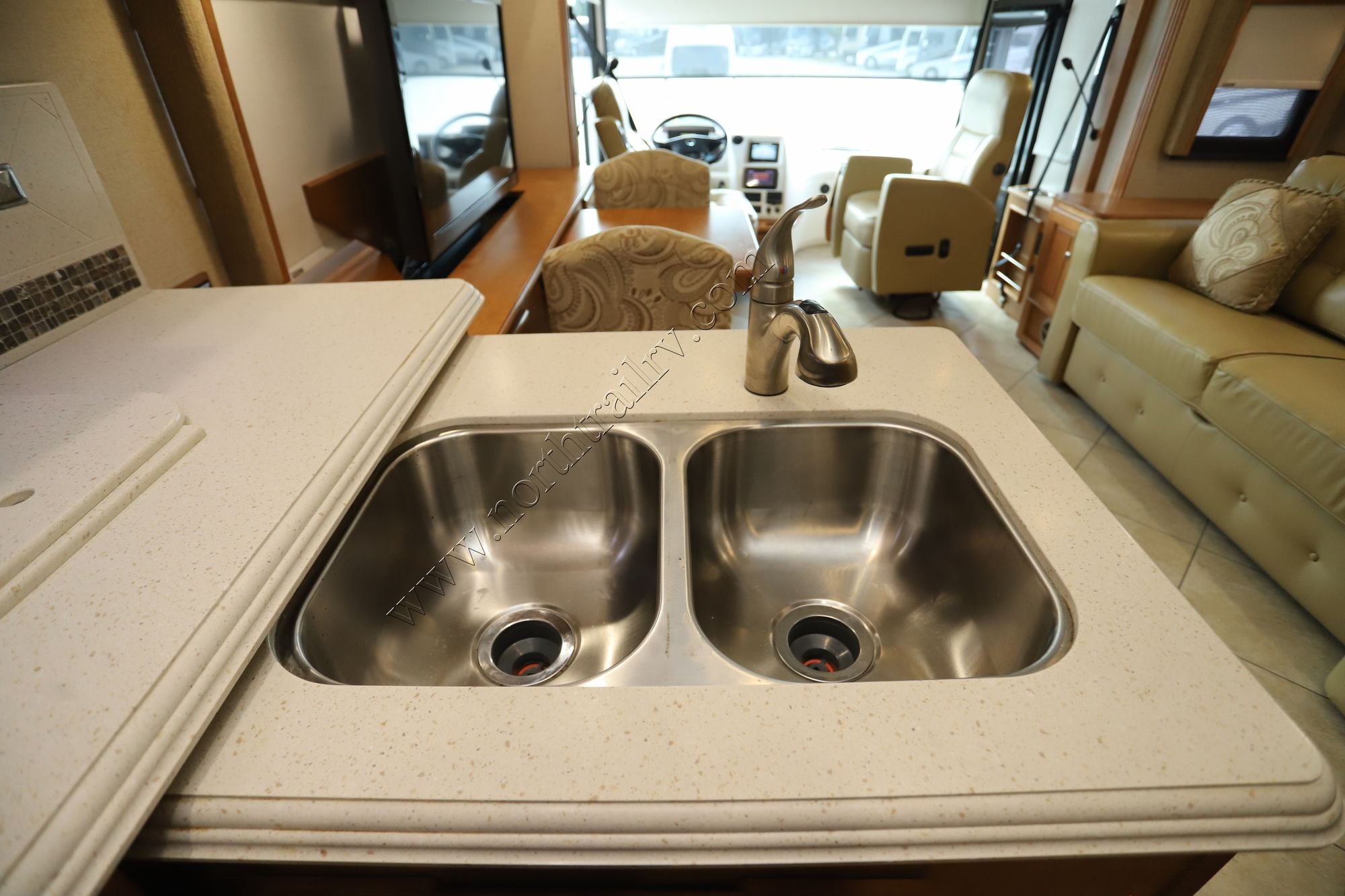 Used 2013 Itasca Meridian 34B Class A  For Sale