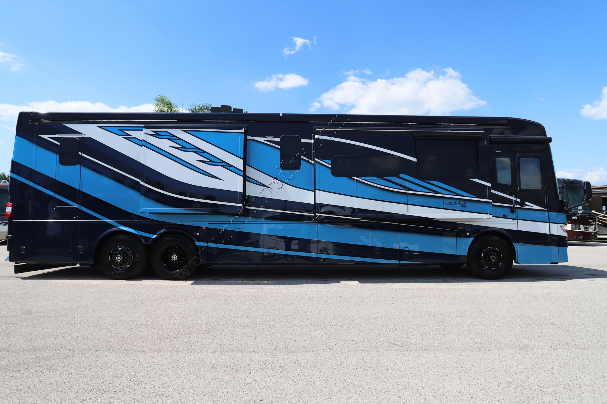 New 2027 Newmar London Aire 4551 Class A  For Sale