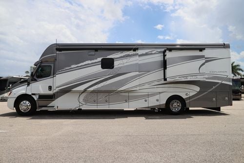 2024 Renegade Rv Explorer 40ERB