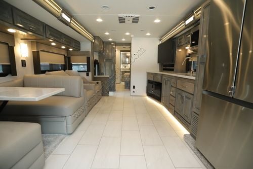 2024 Renegade Rv Explorer 40ERB