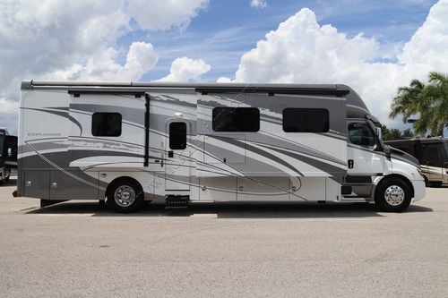 2024 Renegade Rv Explorer 40ERB